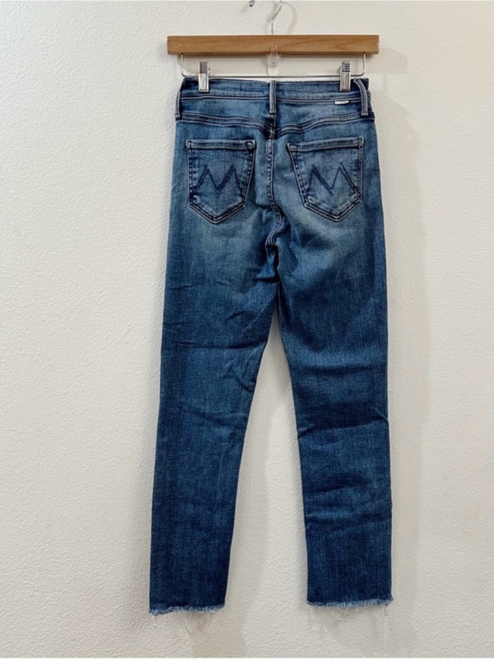 MOTHER Denim Mid Rise Dazzler Crop Fray in We're All in This Together Size 25 - Picture 6 of 12
